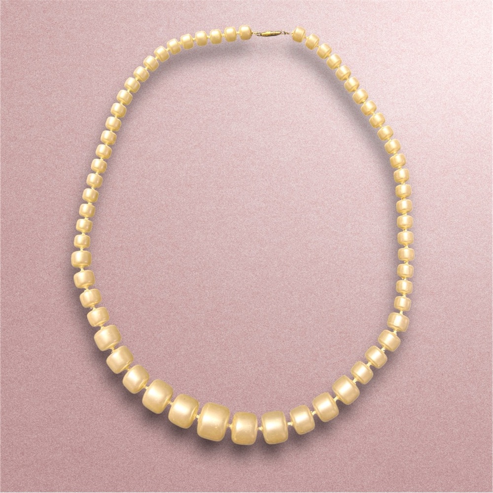 Vintage Faux Acrylic Pearl Cream Beaded Necklace
